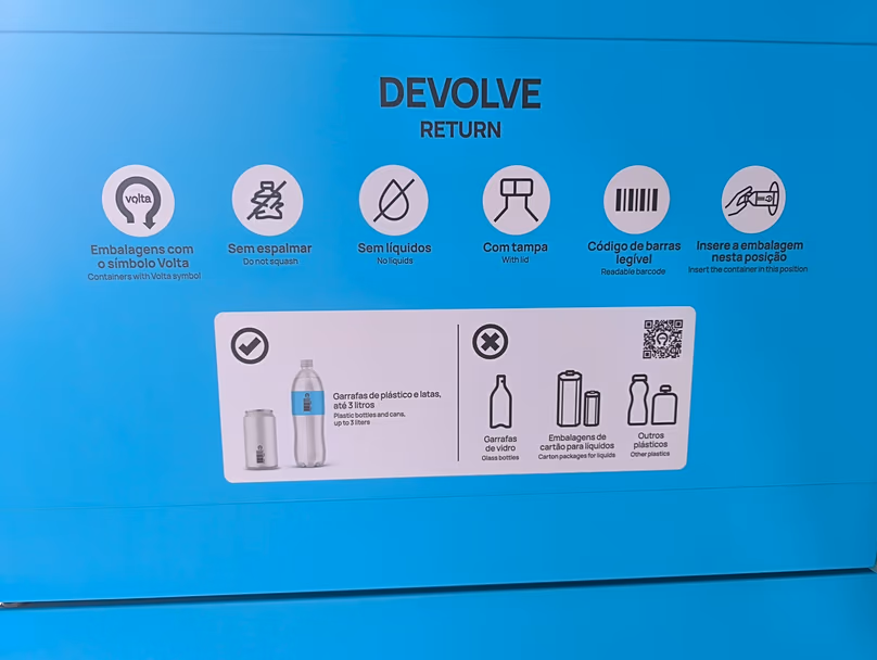 Les colis ne peuvent pas être aplatis et doivent être en bon état une fois insérés dans la machine