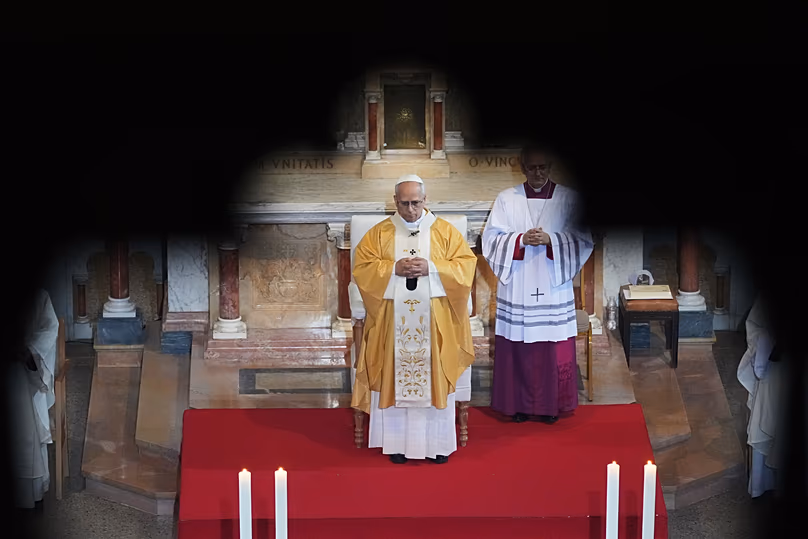 Le pape Léon XIV célèbre une messe dans la basilique Saint-Augustin d'Annaba, le 14 avril 2026