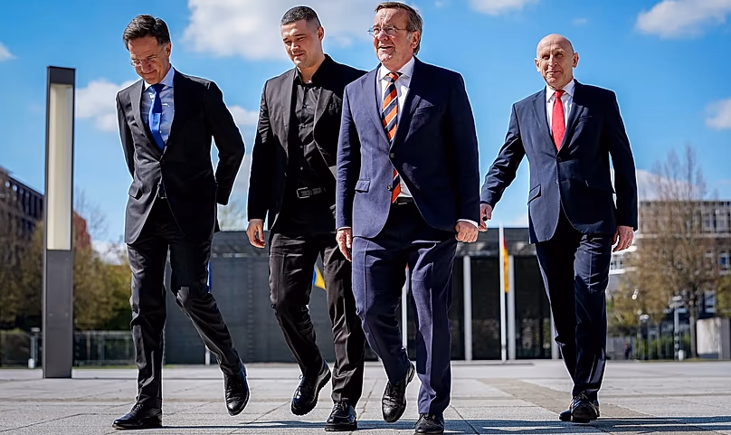Le chef de l'OTAN Mark Rutte, l'Ukrainien Mykhailo Fedorov, l'Allemand Boris Pistorius et le secrétaire britannique à la Défense John Healey lors d'une photo du Groupe de contact ukrainien à Berlin, le 15 avril 2026.