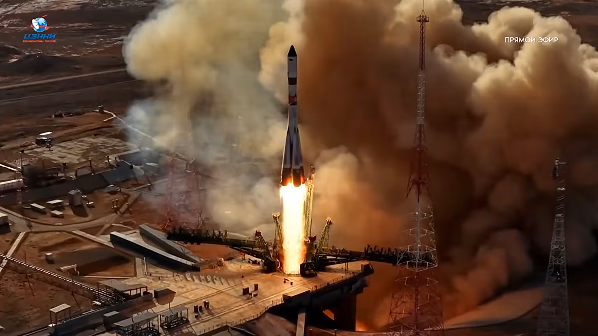 La Russie lance une nouvelle fusée Soyouz-5 depuis le cosmodrome du Kazakhstan lors de son premier vol d'essai