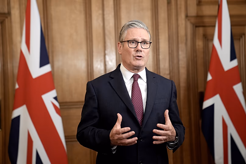Le Premier ministre britannique Sir Keir Starmer s'exprime à Downing Street après avoir présidé une réunion Cobra à la suite de deux personnes poignardées à Golders Green, le 29 avril 2026.