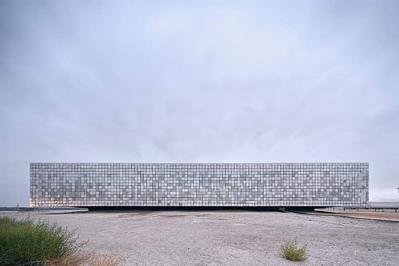 Bâtiment de contrôle central de Karapınar, conçu par Bilgin Architects.