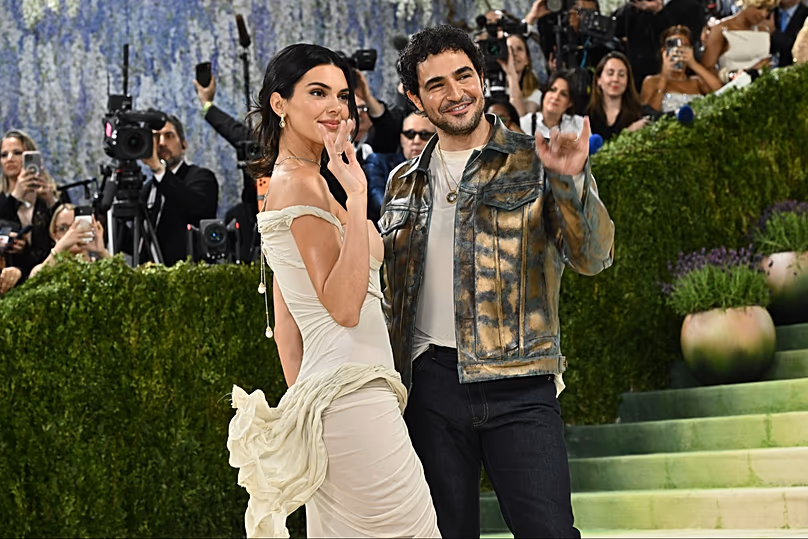 Kendall Jenner et Zac Posen arrivent au gala-bénéfice du Metropolitan Museum of Art à New York, le 4 mai 2026
