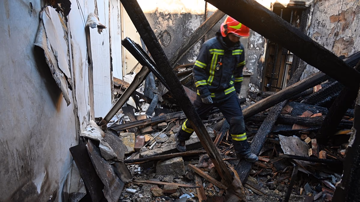 Deux personnes tuées et plus d'une douzaine blessées dans des attaques russes en Ukraine