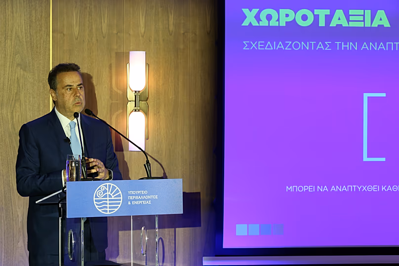 Le ministre de l'Environnement, Stavros Papastavrou