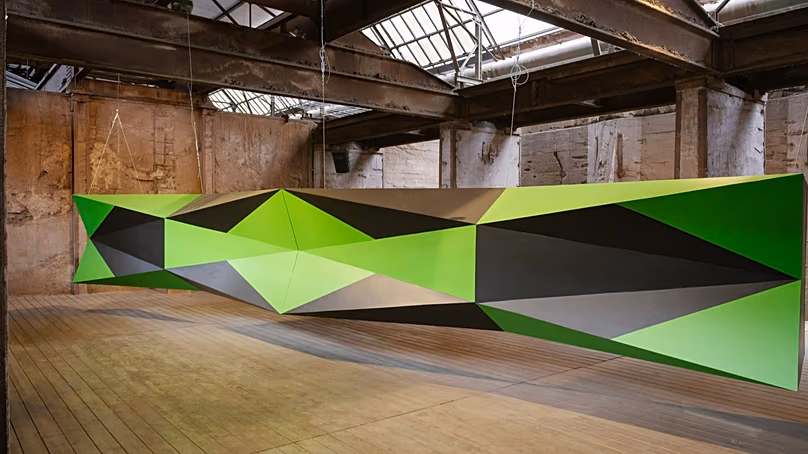 "One Beam" de Boris Tellegen est exposé dans le cadre de la Biennale d