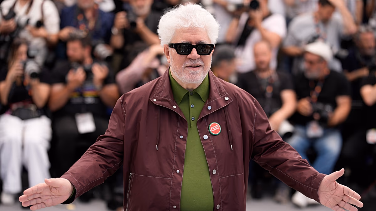 Le réalisateur espagnol Pedro Almodóvar qualifie Trump, Netanyahu et Poutine de « monstres » à Cannes