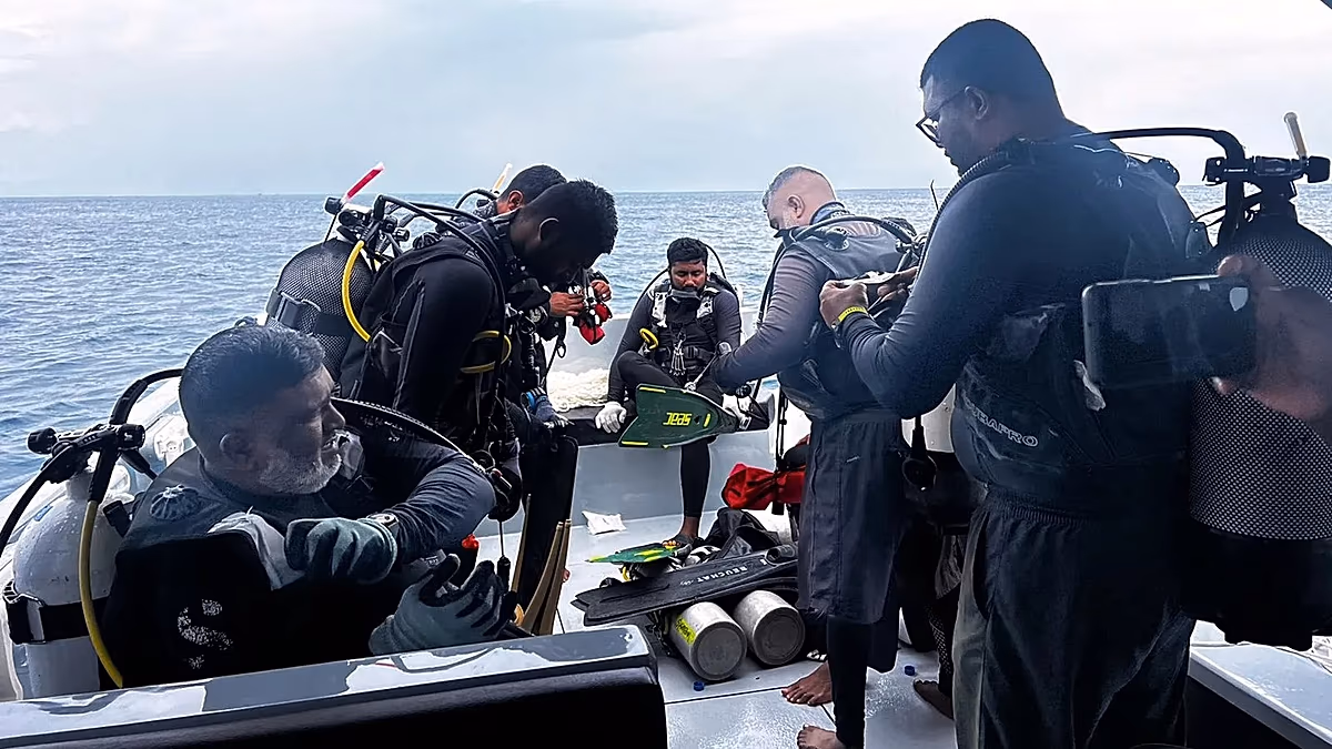 Les corps de quatre plongeurs noyés dans un accident de plongée aux Maldives retrouvés, selon l'Italie