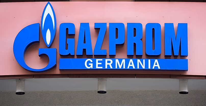 Le logo de « Gazprom Germania » est représenté au siège de la société à Berlin, le 6 avril 2022. (AP Photo/Michael Sohn)