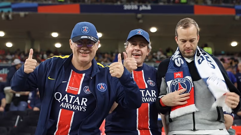 Supporters du PSG au stade Ahmad Bin Ali lors de la Coupe Intercontinentale de la FIFA 2025