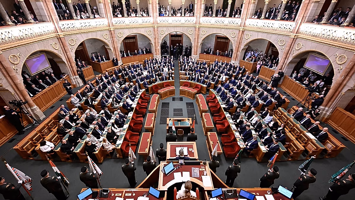 Les législateurs hongrois votent pour annuler la sortie de la CPI initiée par Orbán