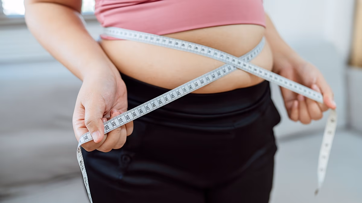 Faites moins d’exercice, brûlez plus de graisse : des scientifiques dévoilent une méthode simple pour perdre du poids hebdomadaire