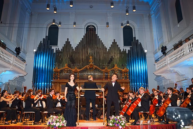 Les chanteurs d'opéra kazakhs Medet Chotabayev et Mariya Mudryak se sont produits sur la scène de la Grande Salle Académique du Conservatoire Santa Cecilia de Rome.