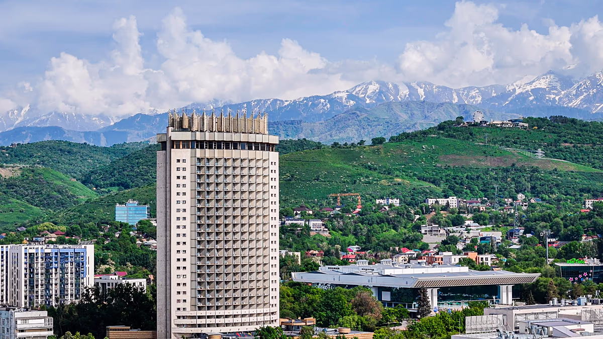 À la rencontre de la montagne, de l’art et de la vie urbaine : une ville qui rassemble tout cela