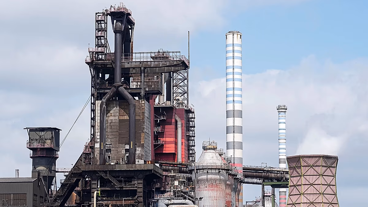 Bruxelles fait face à des réactions négatives concernant le système d'échange de droits d'émission de carbone alors que les coûts de production montent en flèche