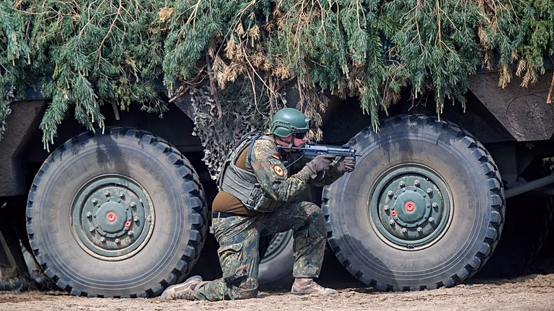 Des soldats allemands participent à un exercice militaire sur un champ d’entraînement au nord de la capitale Vilnius, en Lituanie, le mercredi 29 mai 2024.