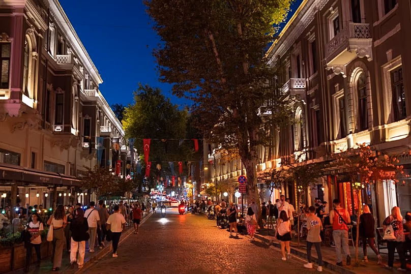 La ville est toujours animée, événement la nuit.
