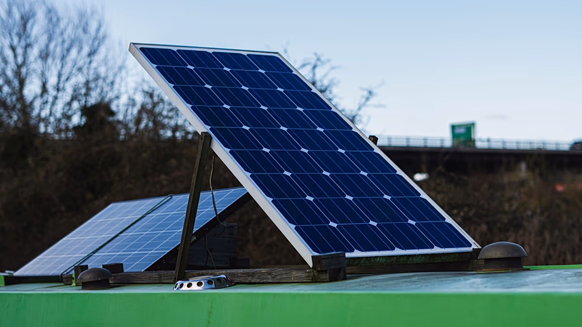 Des réfrigérateurs aux mijoteuses : les panneaux solaires rechargeables peuvent-ils réellement alimenter nos appareils quotidiens ?