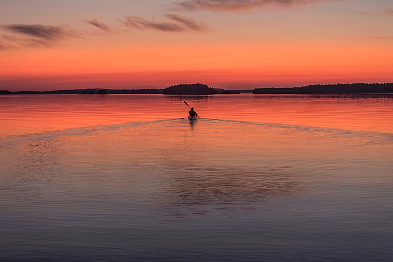 Photo d'un coucher de soleil en Finlande.