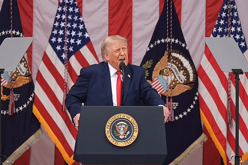 Le président américain Donald Trump s'exprime lors de la célébration du 158e National Memorial Day au Memorial Amphitheatre d'Arlington, le 25 mai 2026.