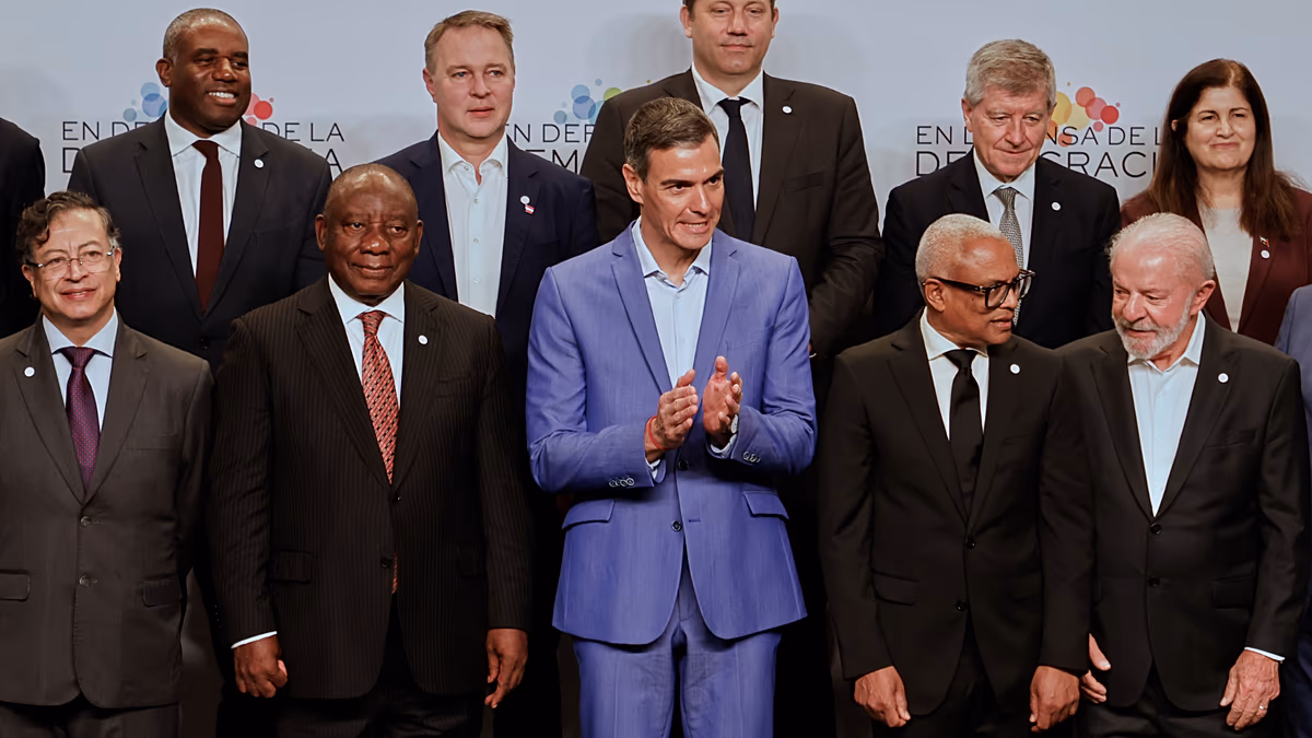 L'Espagnol Sánchez construit une coalition anti-Trump à la recherche d'une bouée de sauvetage politique dans son pays