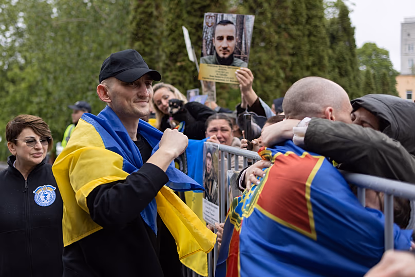 Soldats ukrainiens après leur retour de captivité, suite à un échange de prisonniers de guerre entre la Russie et l'Ukraine, le vendredi 15 mai 2026.