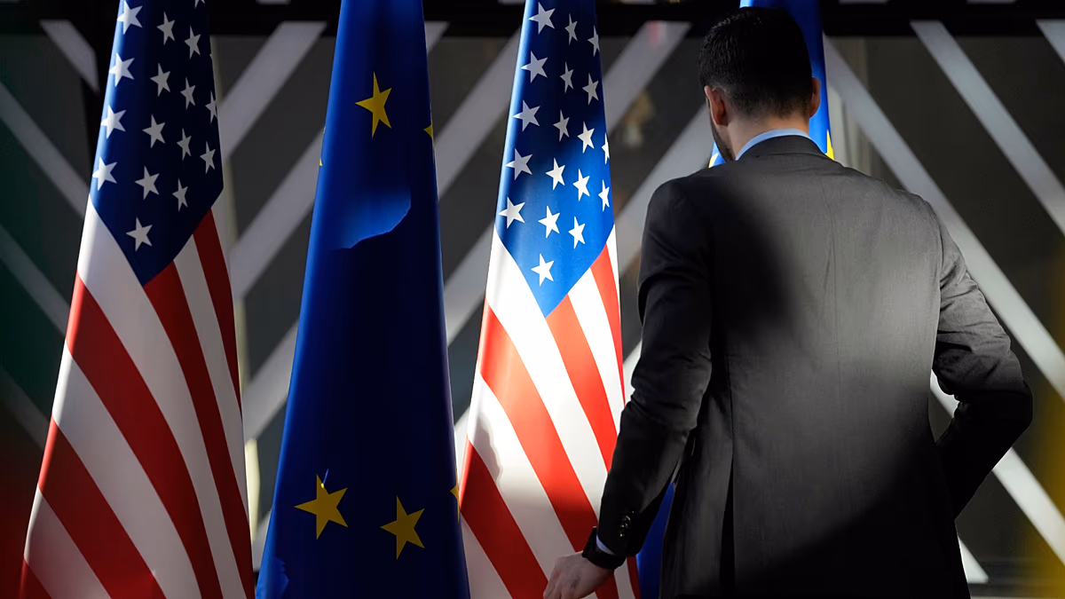 "La législation européenne ne peut pas être dictée par les menaces des médias sociaux", déclare le chef du commerce européen