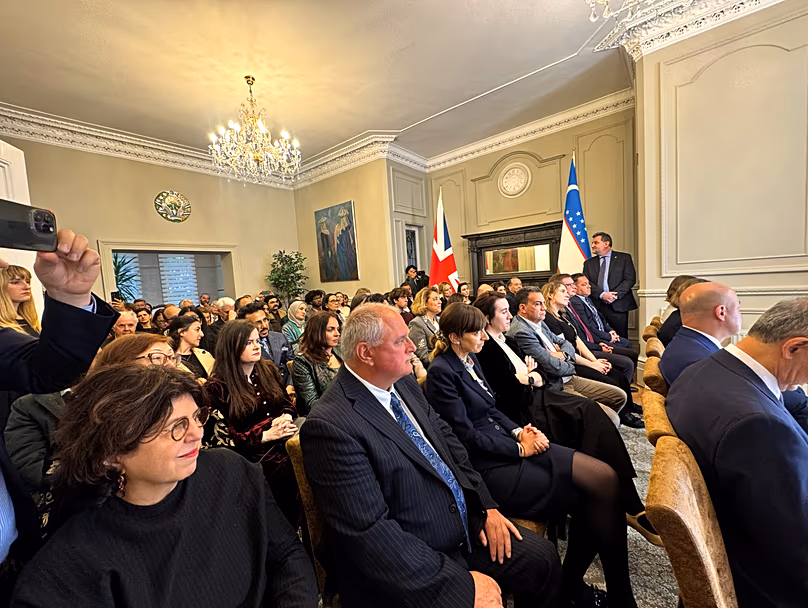 Événement culturel à Londres, lié au programme anniversaire marquant les 690 ans de la naissance d'Amir Temur