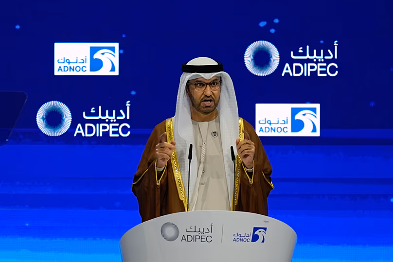 Le ministre de l'Industrie des Émirats arabes unis et PDG d'ADNOC, Sultan Al Jaber, s'exprime à l'ADIPEC à Abu Dhabi.