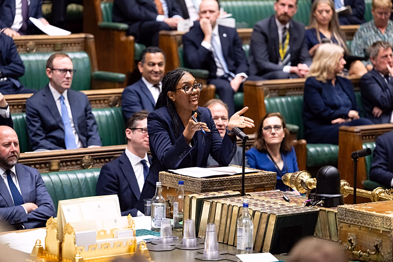 Le chef du parti conservateur britannique Kemi Badenoch s'exprime lors d'un débat à la Chambre des communes à Londres, le 28 avril 2026.