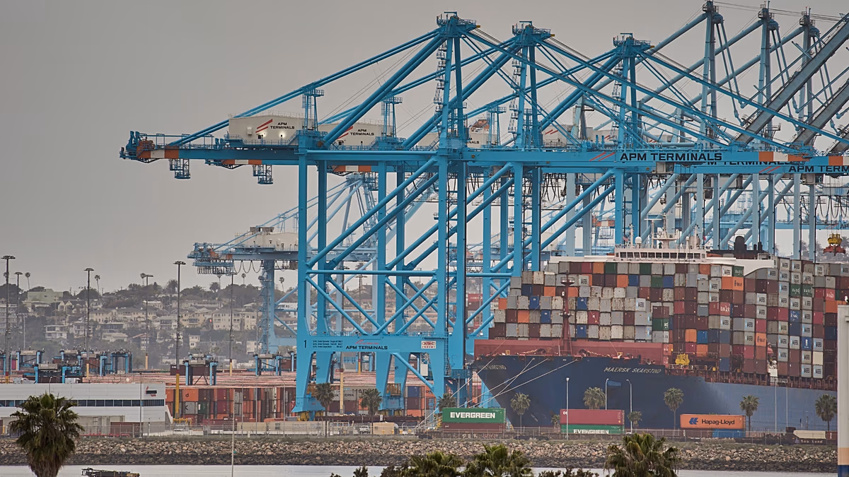 Le bénéfice de Maersk chute fortement alors que l'entreprise maintient ses prévisions malgré l'incertitude d'Ormuz
