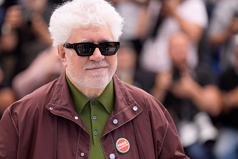 Pedro Almodóvar à l'appel photo pour le film