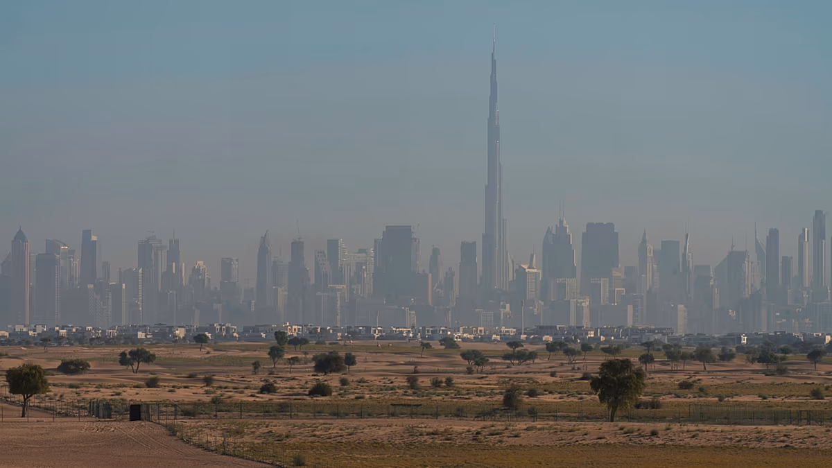 Les habitants de Dubaï se mettent à l’abri alors que les Émirats arabes unis interceptent une frappe de missile et de drone iranien