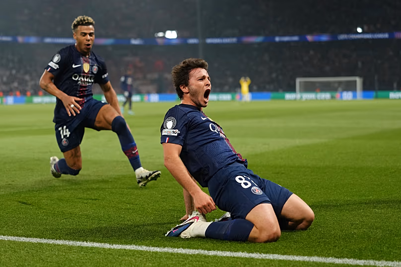 Joao Neves célèbre un but lors de la première demi-finale