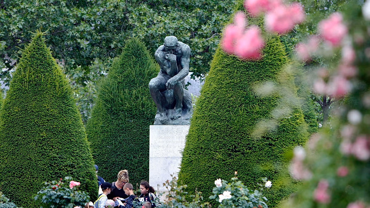 Sculpter le passé : Michel-Ange et Rodin mélangés et assortis dans une exposition au Louvre à Paris