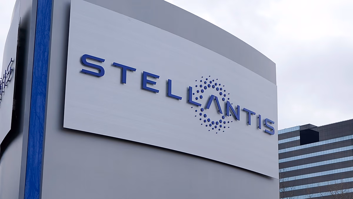 Stellantis va lancer 60 nouveaux modèles d'ici 2030 : voiture électrique fabriquée à Pomigliano