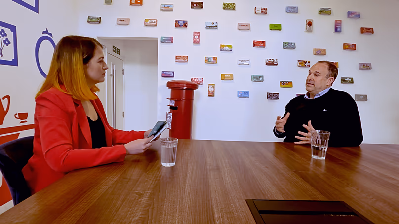 Douglas Lamont, PDG de Tony's Chocolonely, a rejoint Hannah Brown sur The Big Question.