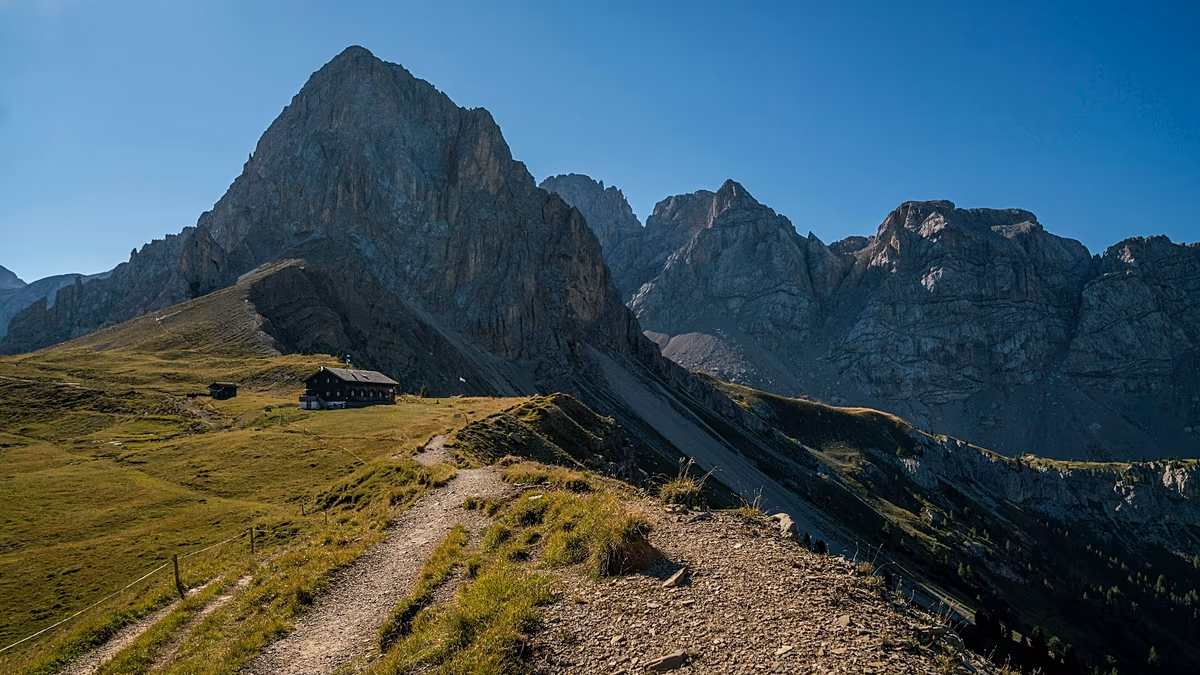 Vous vous sentez courageux ? Ce sont les meilleures destinations de voyages d’aventure en solo à visiter en Europe