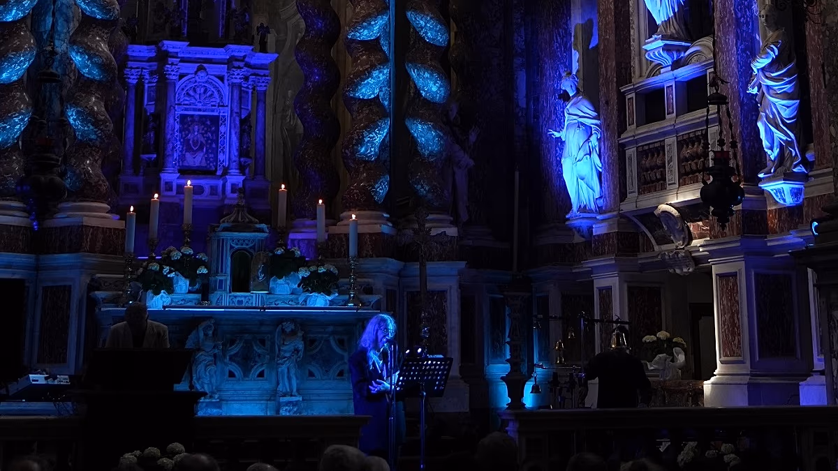 Biennale de Venise 61 : performance rituelle de Patti Smith et Soundwalk Collective