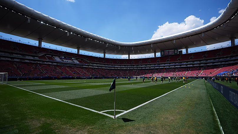 Le stade de Guadalajara a une capacité d'environ 48 000 places