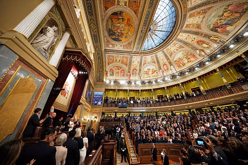 Le pape Léon XIV rencontre des membres du Parlement espagnol lors du Congrès des députés à Madrid, le 8 juin 2026