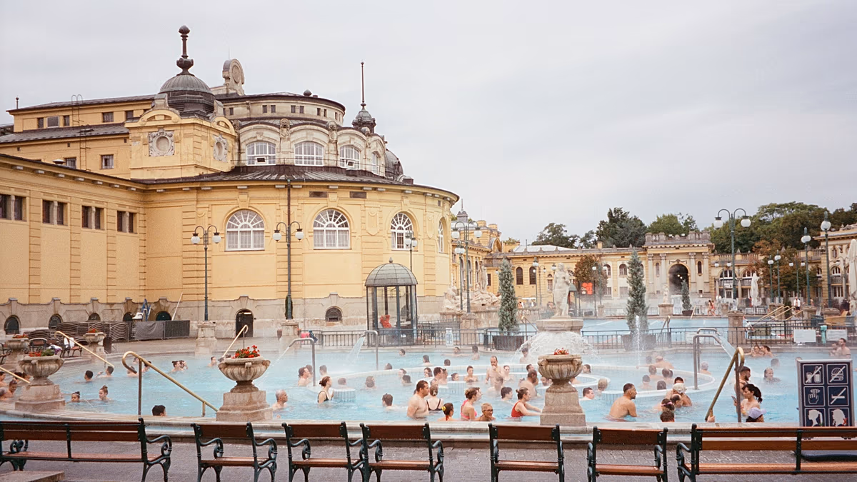 Des célèbres bains de Budapest aux Alton Towers : les attractions touristiques les plus décevantes du monde