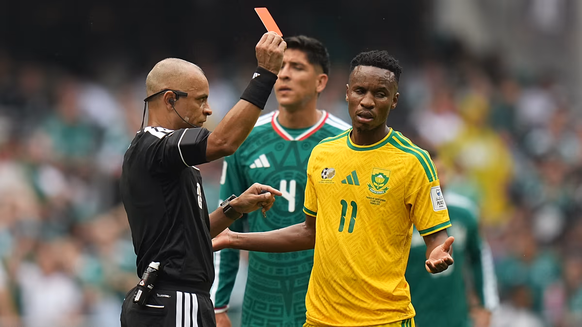 Personne ne savait ce que disait l’arbitre et Internet a adoré. Le premier mème de la Coupe du monde est ici