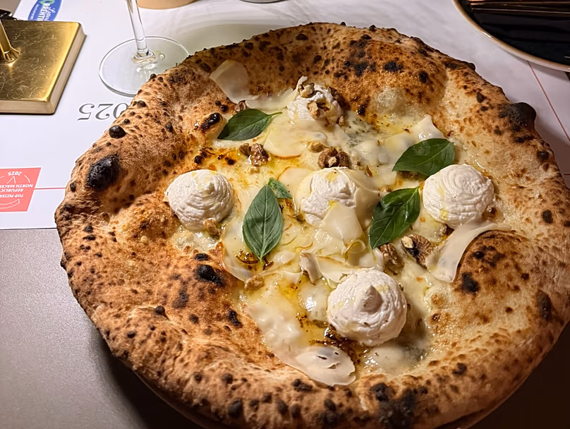 Je penserai à cette pizza de Matto Napoletano pour le reste de mes jours