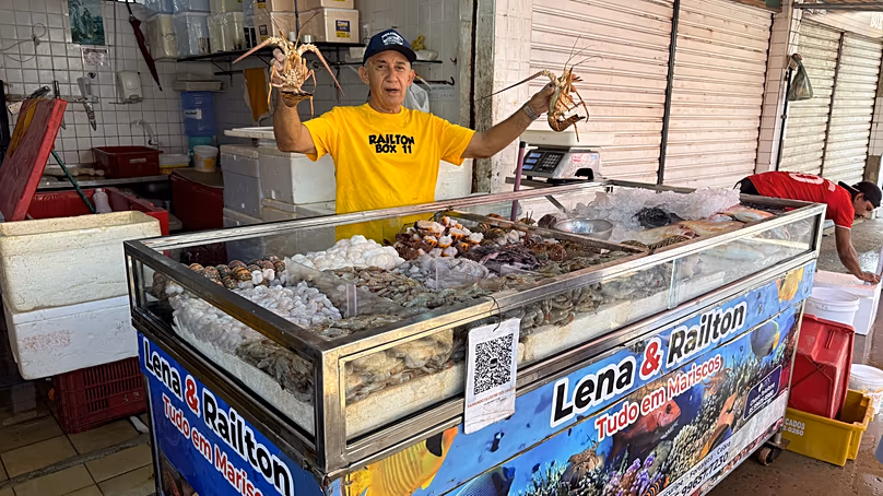Étal de fruits de mer au Mercado dos Peixes