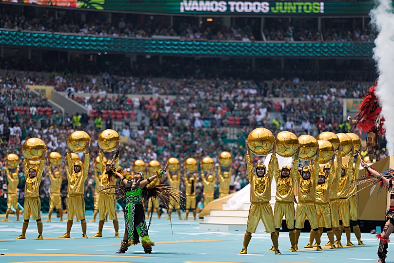 Artistes sur le terrain lors de la cérémonie d'ouverture avant le début du match du groupe A de la Coupe du monde à Mexico, le 11 juin 2026.