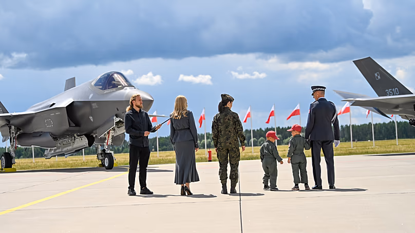 Baptême symbolique de l'avion de combat F-35.