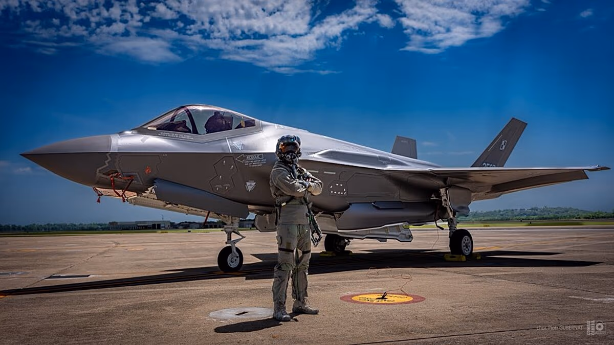 Les « Hussarz » rugissent au-dessus de la Pologne alors que les premiers F-35 entrent officiellement en service