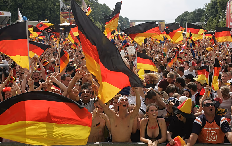 Lors de la Coupe du monde 2006, la fièvre du football était à son comble sur le fan mile de la porte de Brandebourg.