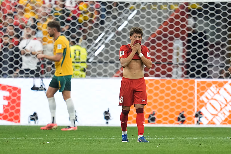 La Turque Arda Guler réagit après avoir raté une tentative de tir lors de la première moitié du match de Coupe du monde contre l'Australie à Vancouver, en Colombie-Britannique, le samedi 13 juin 2026.